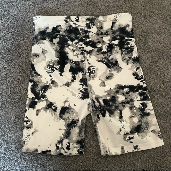 Balance Collection Black & White Marble Bike Shorts size L 7” Inseam - Picture 4 of 4